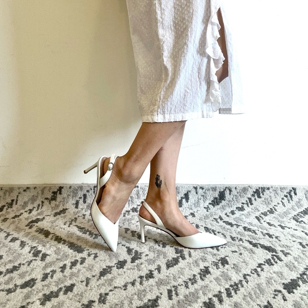 NEW Stuart Weitzman White Pointed Slingback Heels